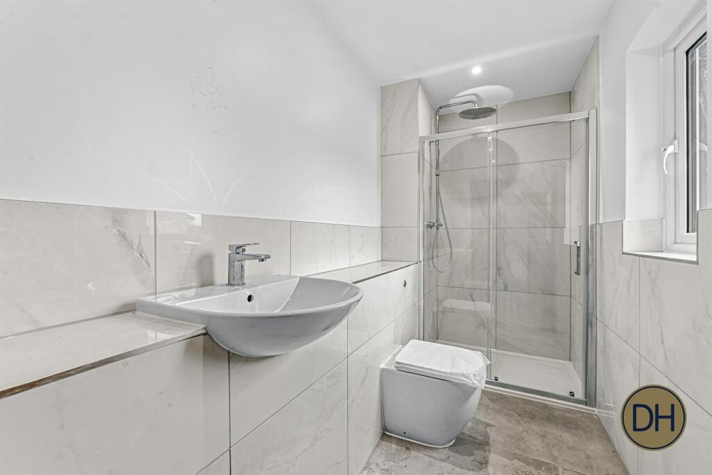 Additional property image - Quince Hall Farm, Chelmsford Road, Blackmore, Essex CM4