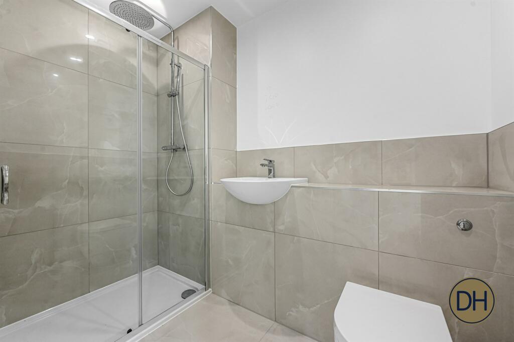 Additional property image - Quince Hall Farm, Chelmsford Road, Blackmore, Essex CM4