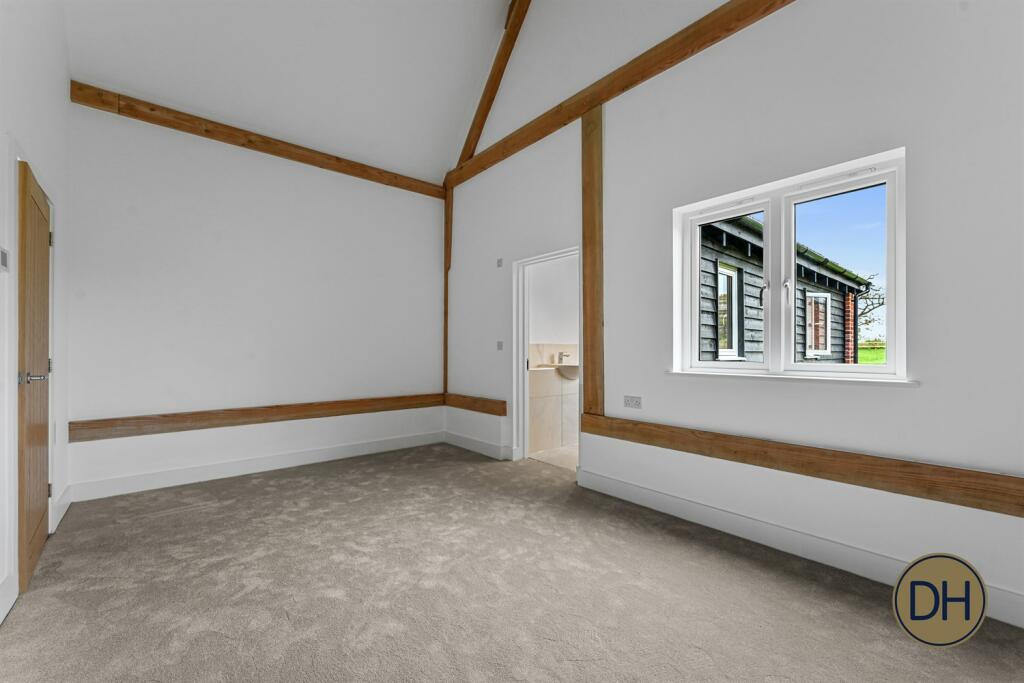 Additional property image - Quince Hall Farm, Chelmsford Road, Blackmore, Essex CM4