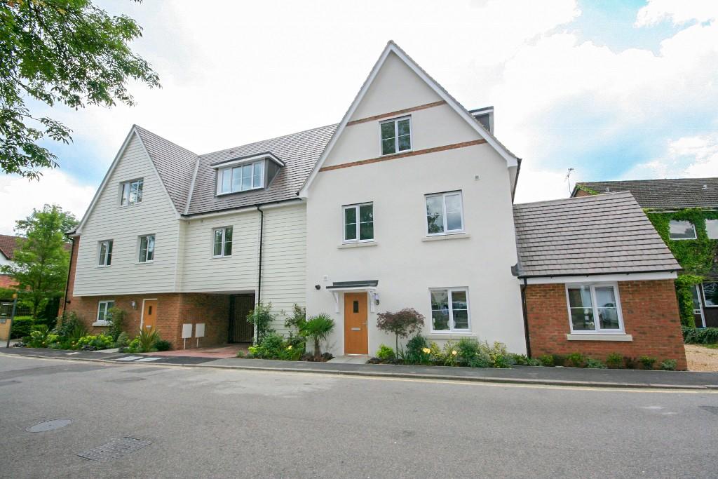 2 bedroom apartment for rent in Theydon Mews, Station Approach, Theydon