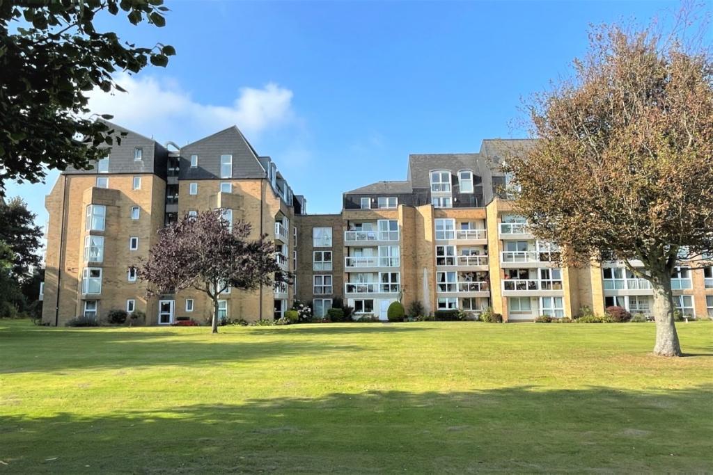 1 bedroom apartment for sale in Sandgate Road, Folkestone, Kent, CT20