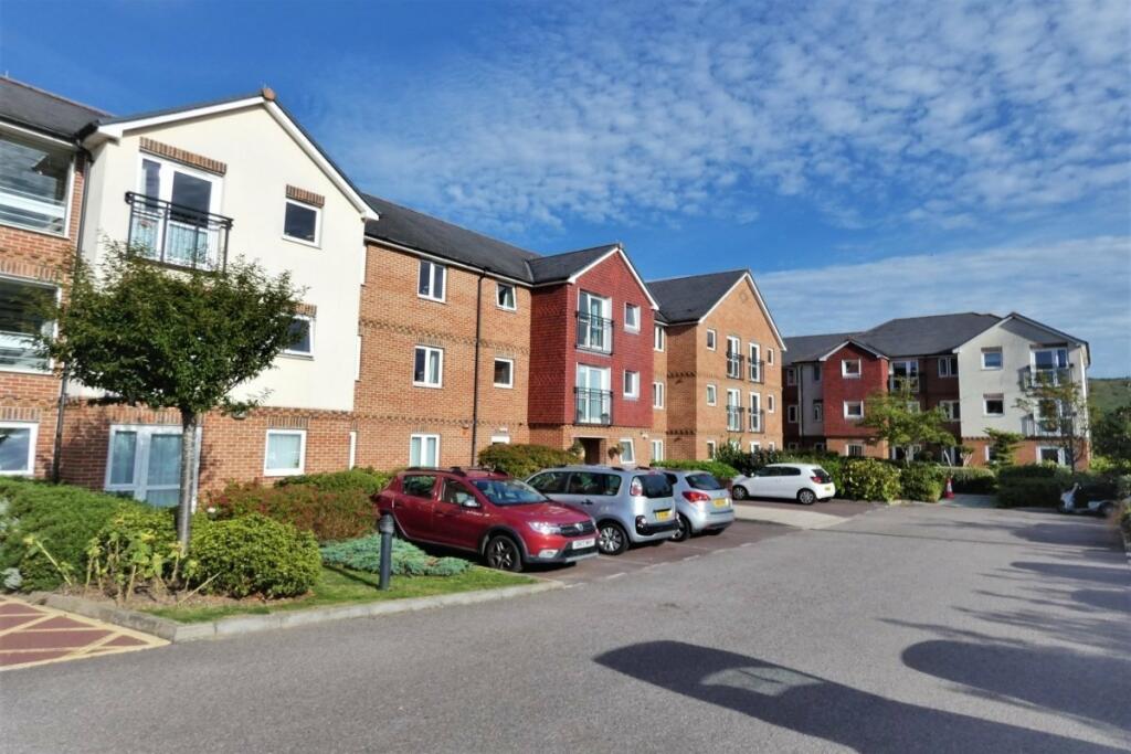 1 bedroom apartment for sale in Stanley Road, Folkestone, Kent, CT19