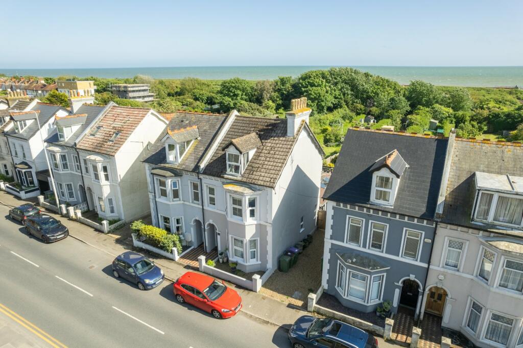 5 bedroom semidetached house for sale in Seabrook Road, Hythe, Kent, CT21