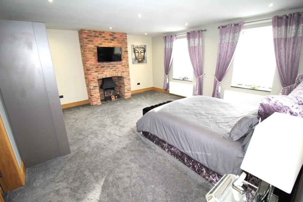 6 bedroom detached house for sale in Laverick Lane, Newcastle Road