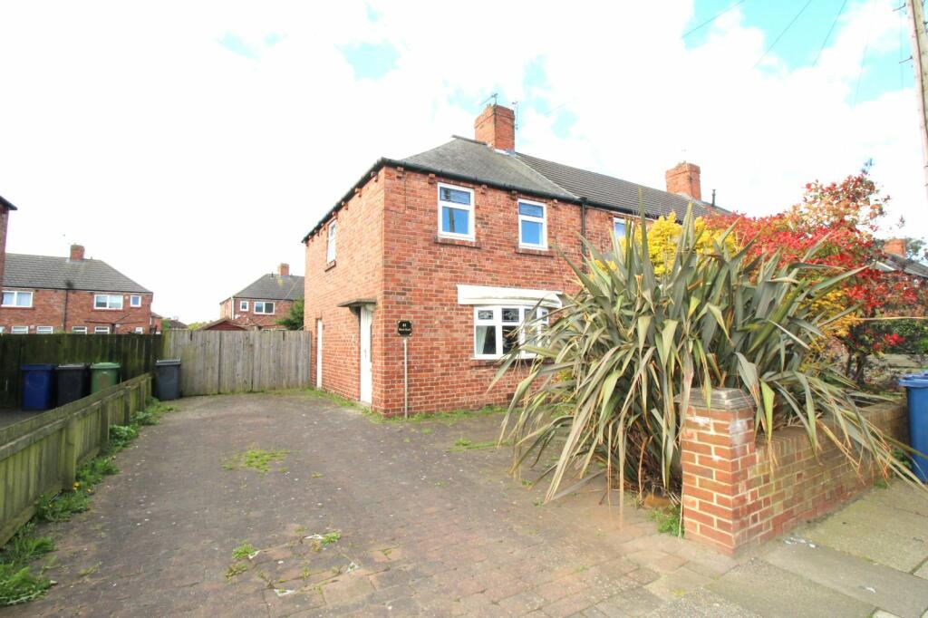 2 bedroom end of terrace house for sale in Black Road, Hebburn, Tyne