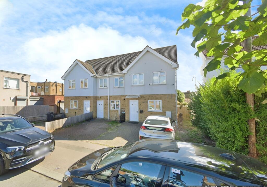 Main image of property: Grasmere Gardens, Ilford, IG4