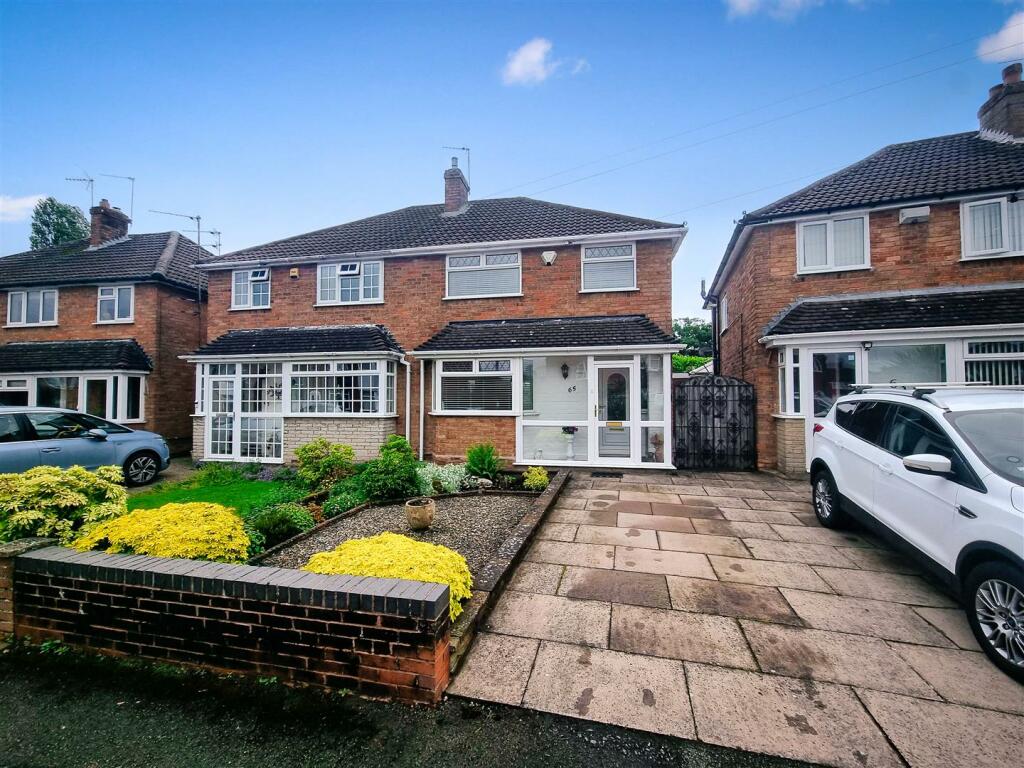 3 bedroom semidetached house for sale in Arundel Road, Nr Hollywood, B14