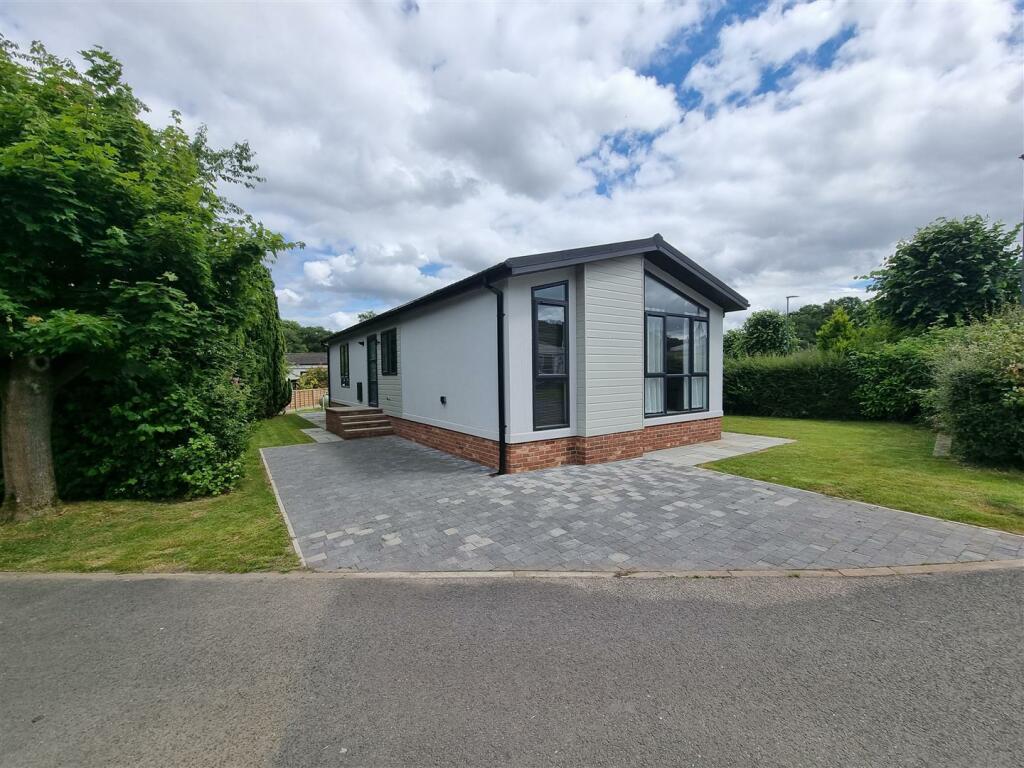 2 bedroom park home for sale in Juggins Lane, Earlswood, Solihull, B94