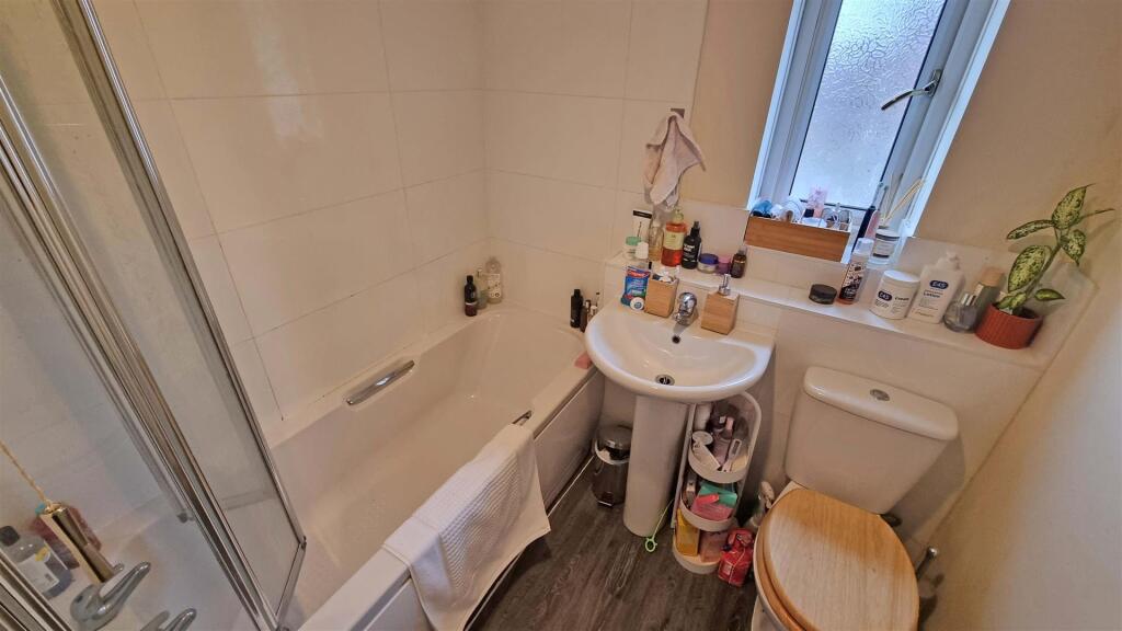 Additional property image - Bramley Drive, Hollywood