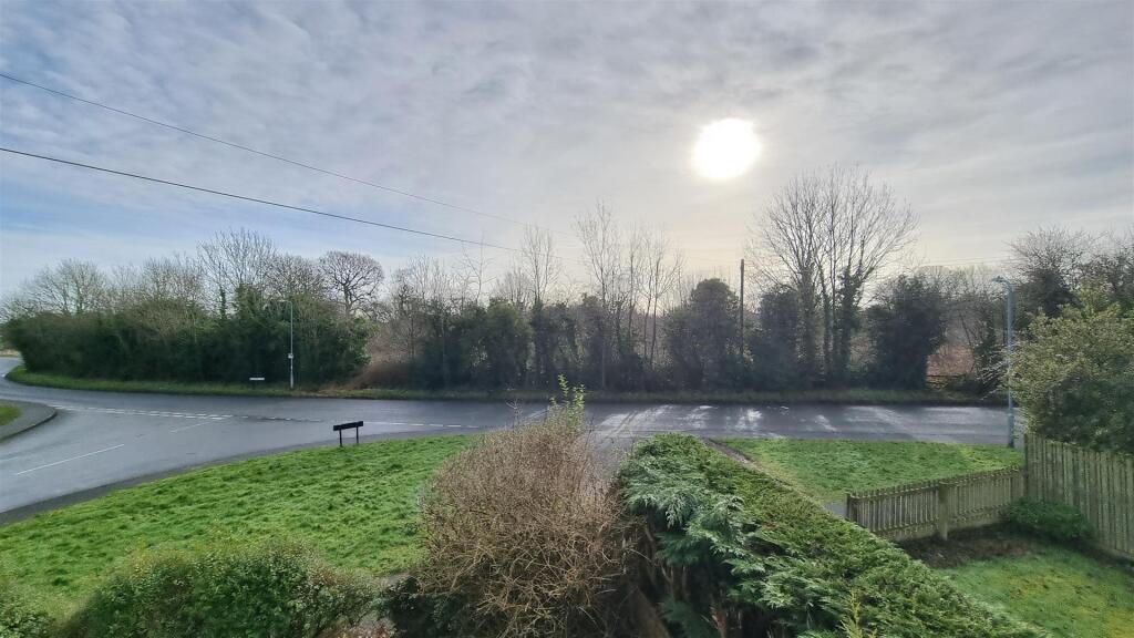 Additional property image - Simms Lane, Hollywood