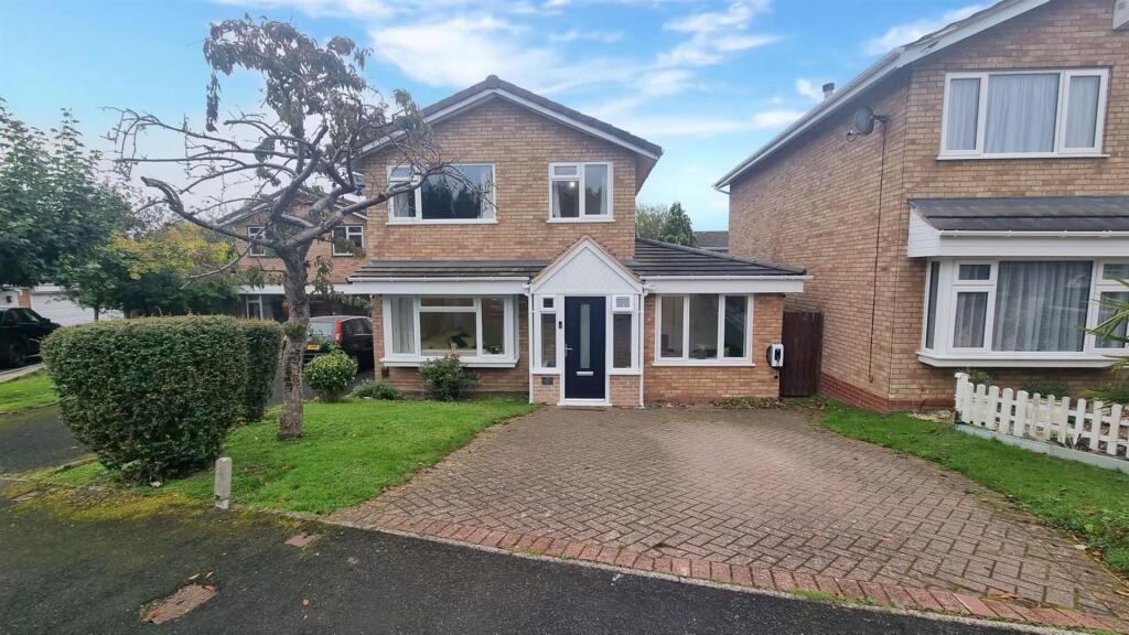 Main image of property: Lynbrook Close, Hollywood