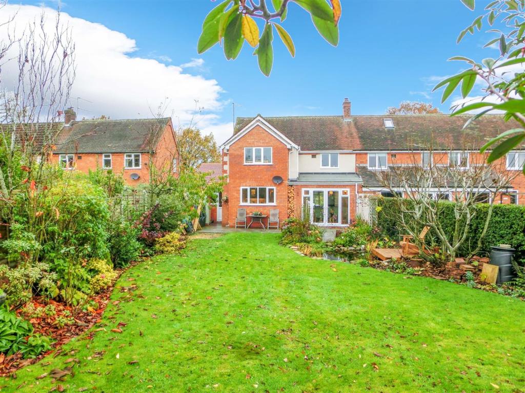 4 bedroom semidetached house for sale in Brockhill Lane, Beoley