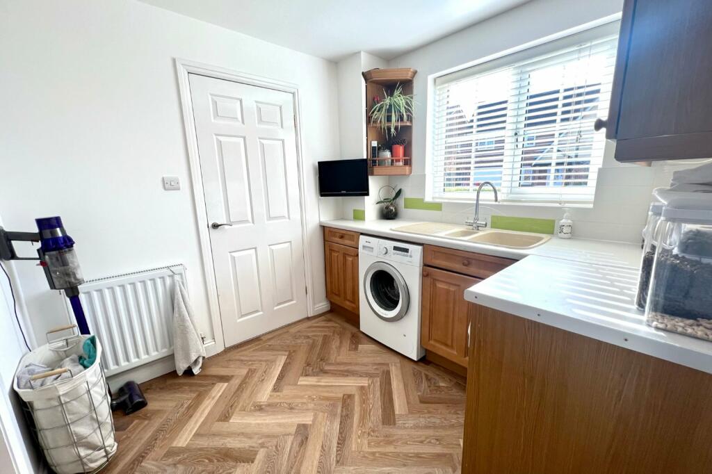 4 bedroom detached house for sale in Comberbach Drive, Nantwich