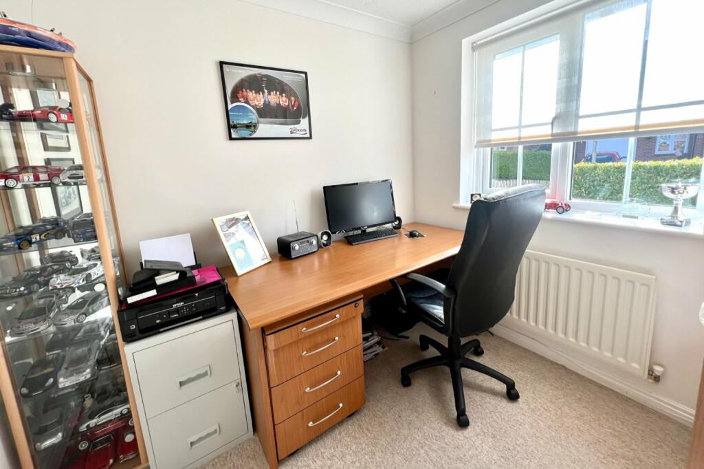 4 bedroom detached house for sale in Comberbach Drive, Nantwich