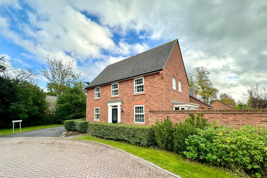 4 bedroom detached house for sale in Waterlily Grove, Stapeley