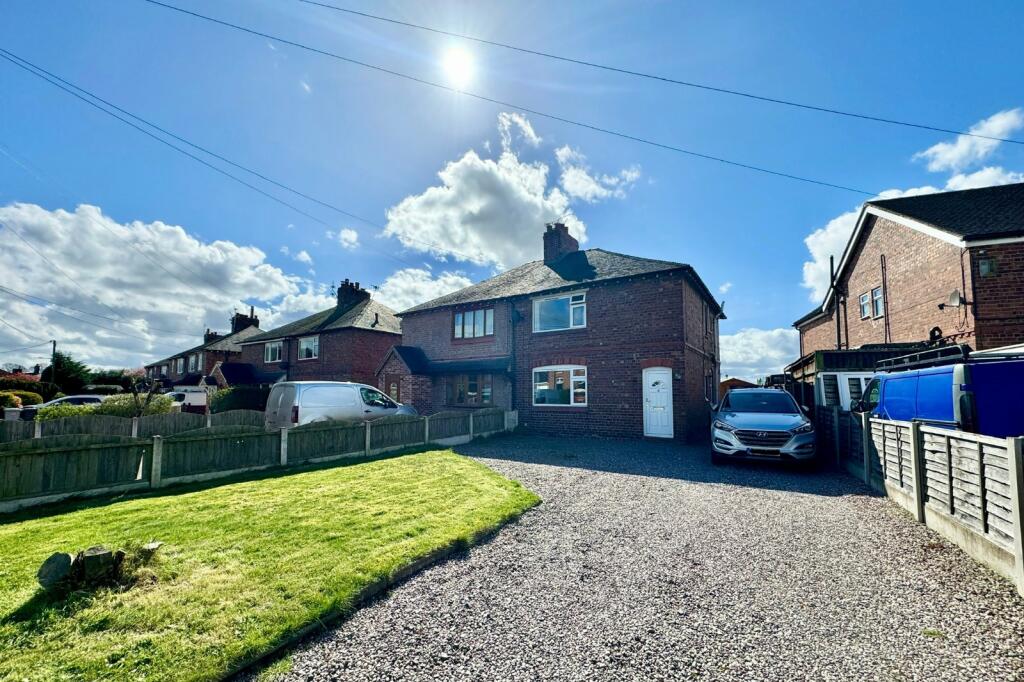 3 bedroom semidetached house for sale in Colleys Lane, Willaston
