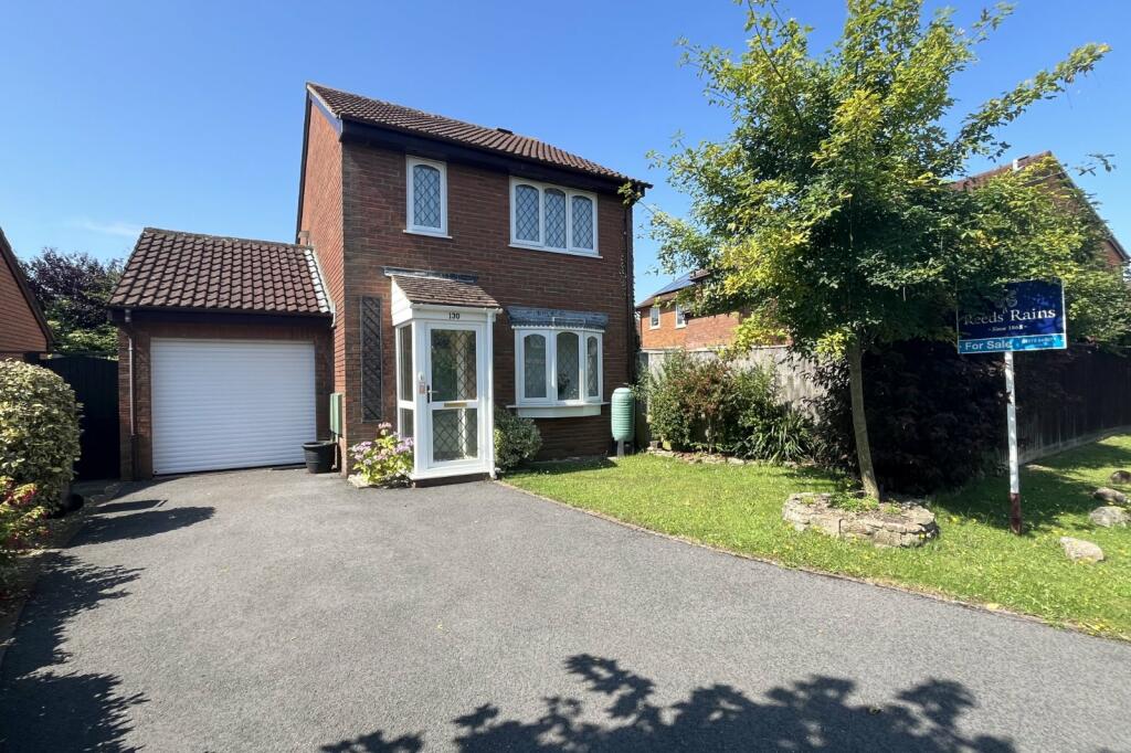 3 bedroom detached house for sale in Merlin Park, Portishead, Bristol, BS20