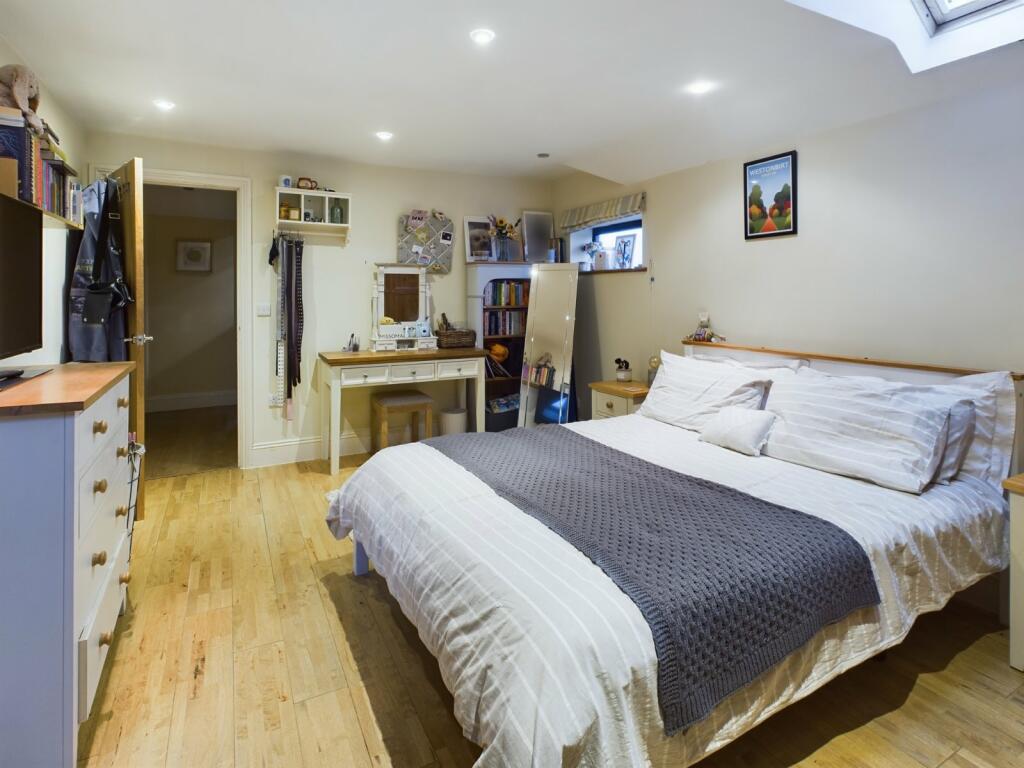 Additional property image - Down Road, Portishead, Bristol, BS20