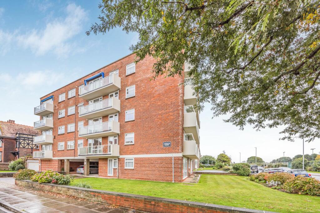 2 bedroom apartment for sale in Eastern Parade, Southsea, Hampshire, PO4