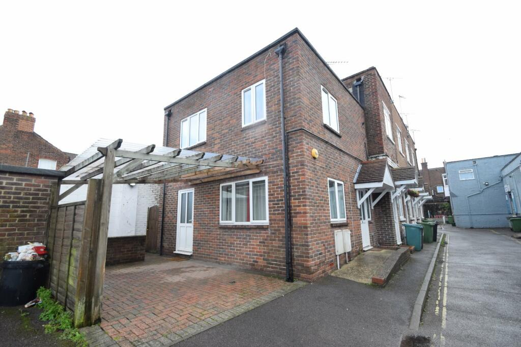 2 bedroom end of terrace house for sale in Highland Road, Southsea, Hampshire, PO4