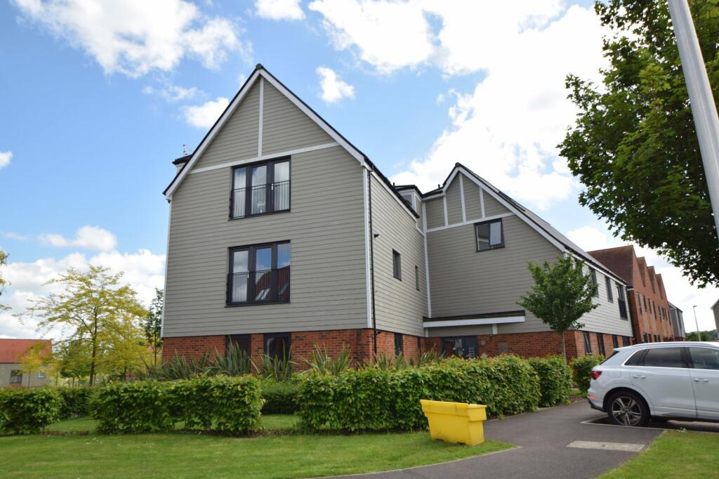 2 bedroom apartment for sale in Pilots View, Chatham, Kent, ME4
