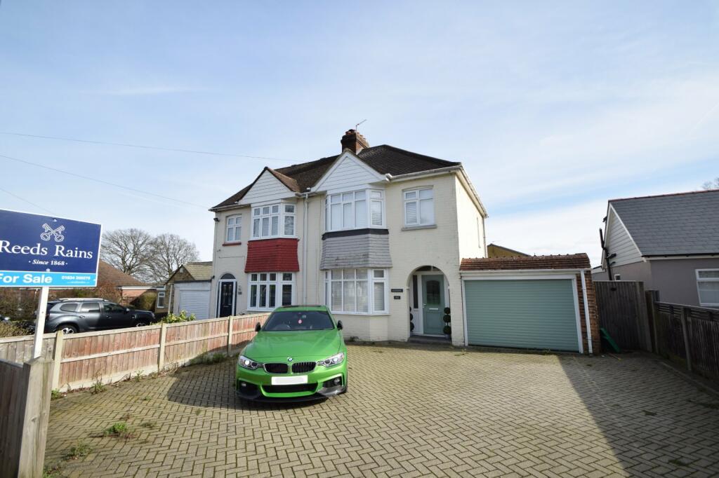 3 bedroom semidetached house for sale in Walderslade Road, Walderslade