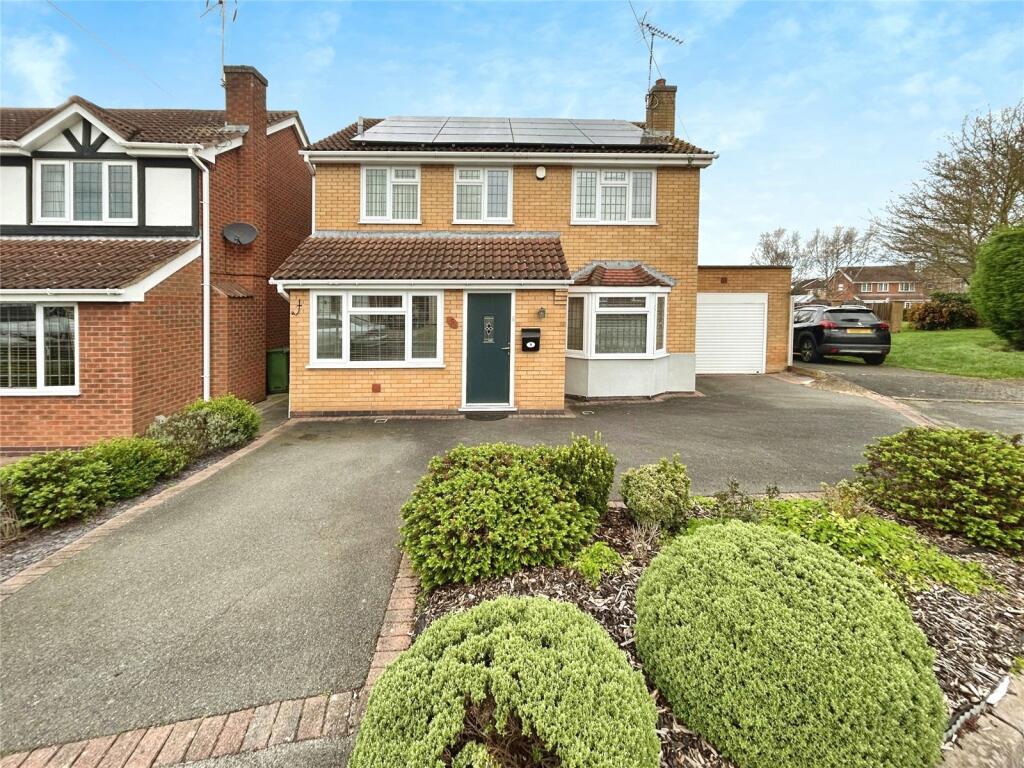 4 bedroom detached house for sale in Wootton Close, Whetstone, Leicester, Leicestershire, LE8