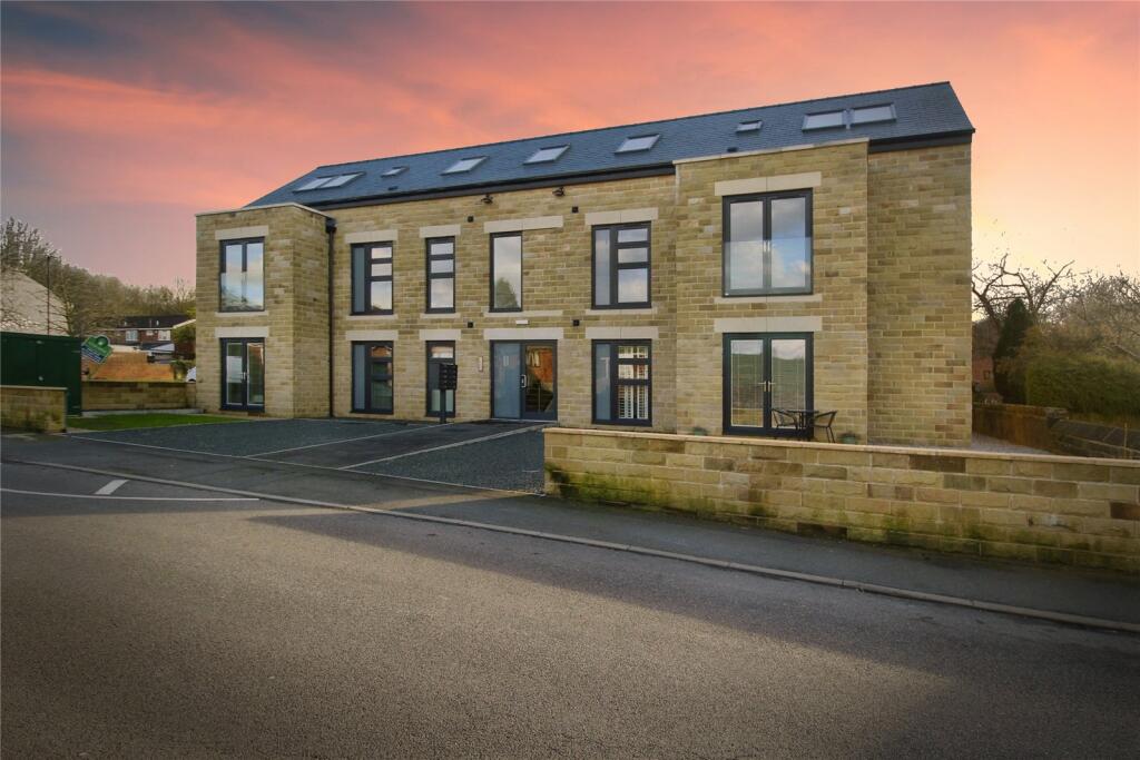 2 bedroom penthouse for sale in Warren Lane, Chapeltown, Sheffield