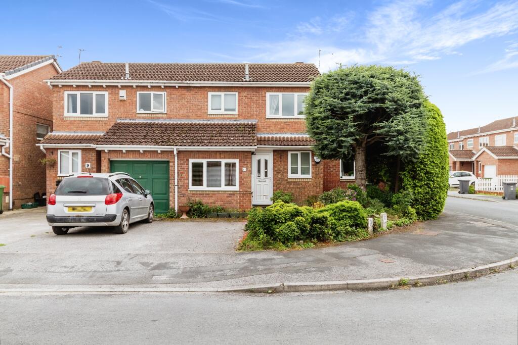 3 bedroom semidetached house for sale in Carron Crescent, York, North