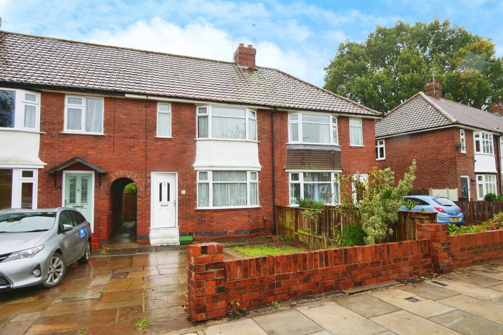 3 bedroom terraced house for sale in Hamilton Drive East, York, North Yorkshire, YO24