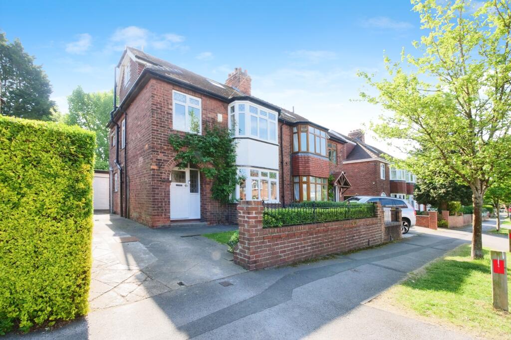 Main image of property: Manor Drive North, York, North Yorkshire, YO26