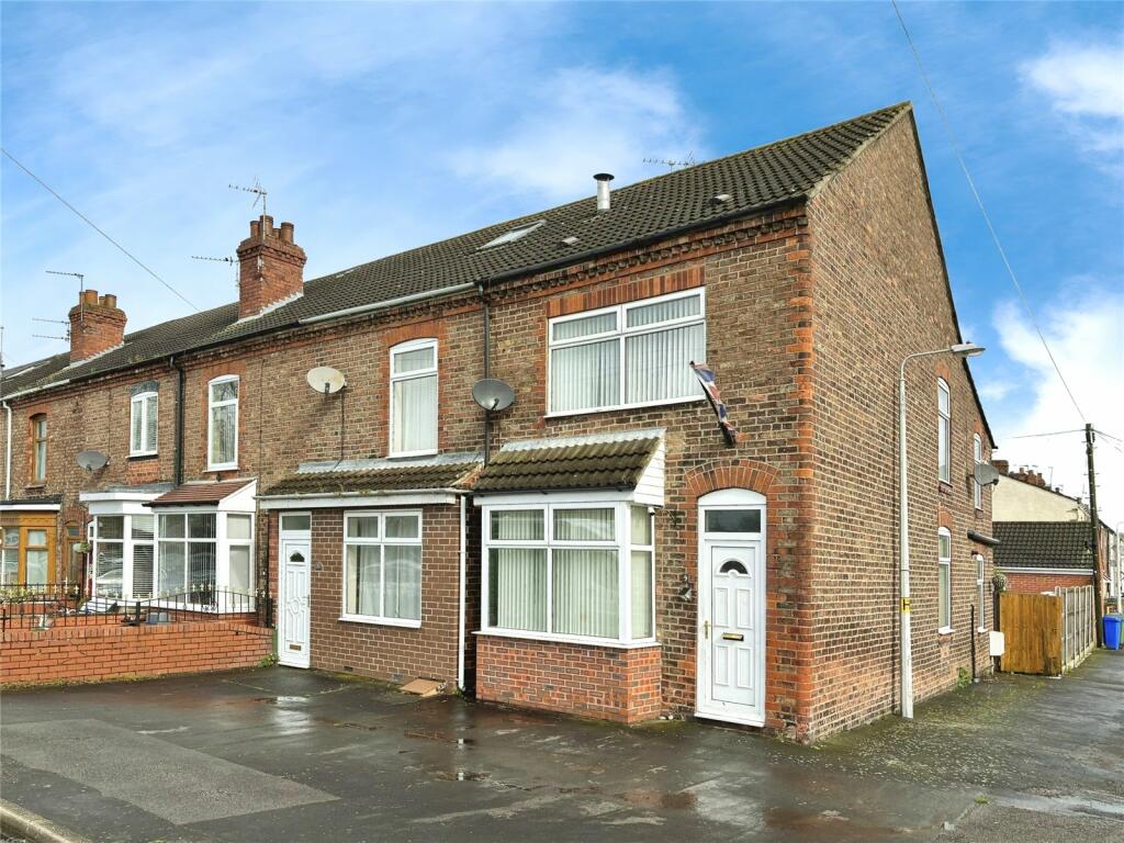 3 bedroom end of terrace house for sale in Rosehill, Rawcliffe Bridge