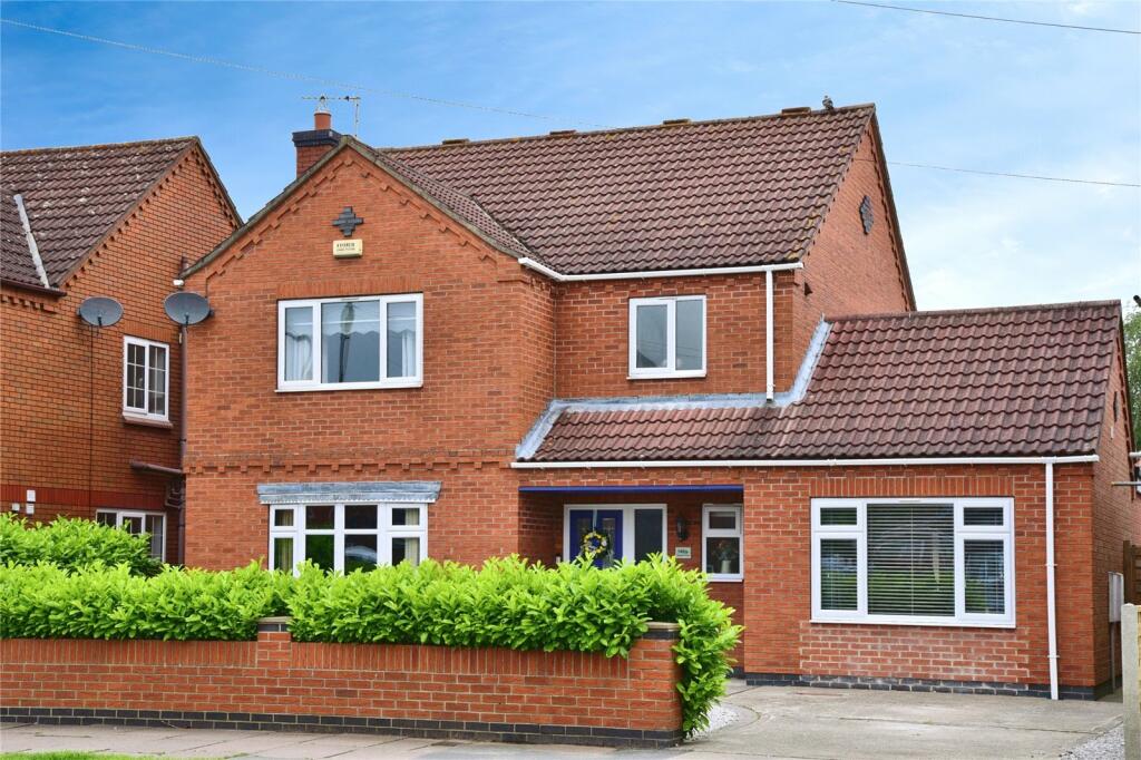 4 bedroom detached house for sale in Western Road, Goole, East