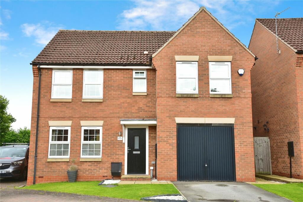 4 bedroom detached house for sale in Carter Street, Howden, Goole, DN14