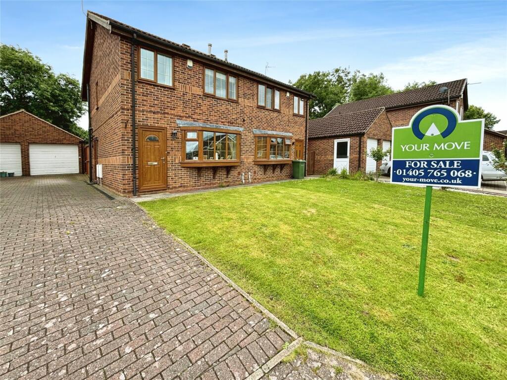 3 bedroom semidetached house for sale in Beck Close, Howden, Goole
