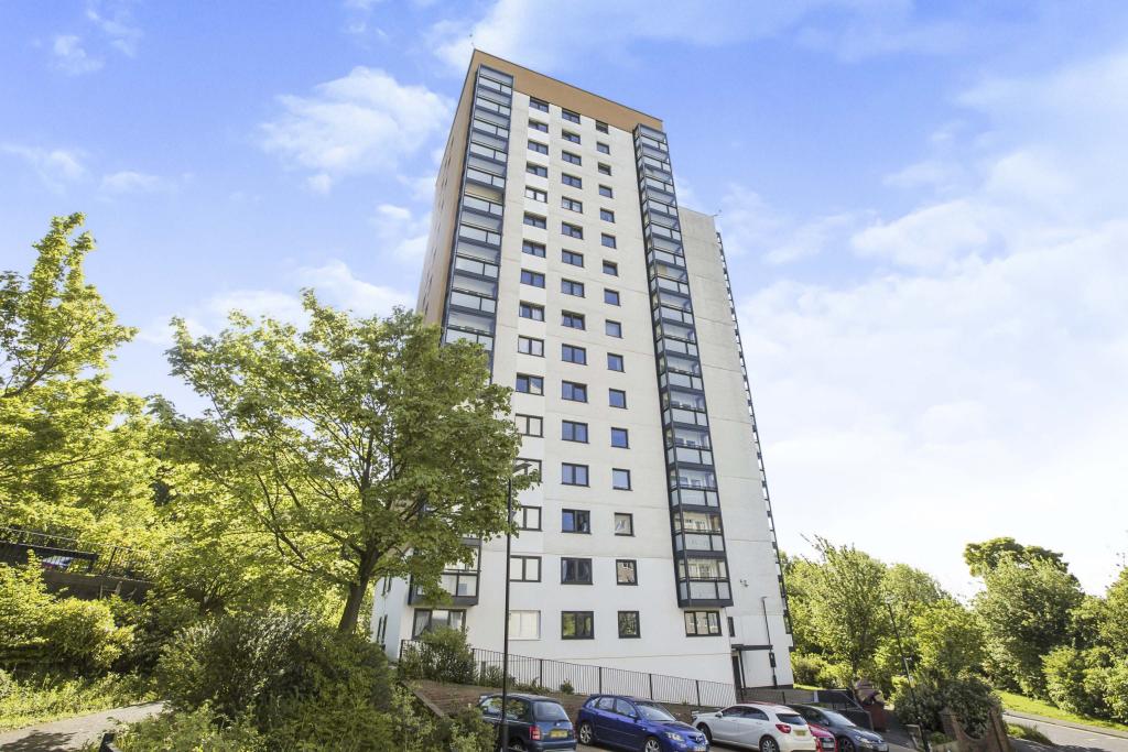 2 bedroom apartment for sale in Wheatley Court, Halifax, West Yorkshire