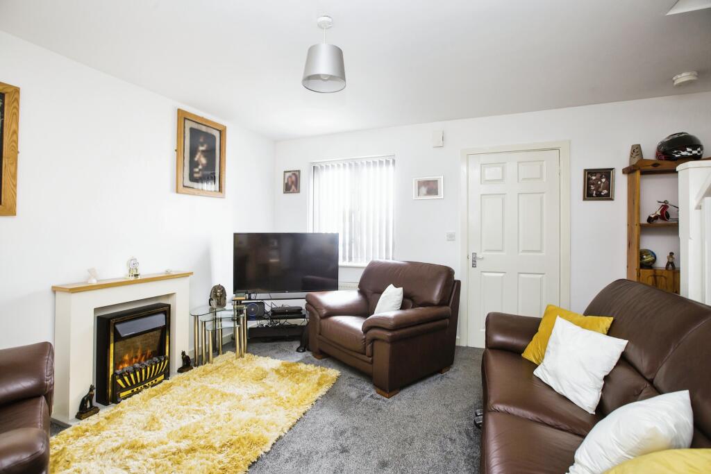 3 bedroom terraced house for sale in Moins Close, Halifax, West ...