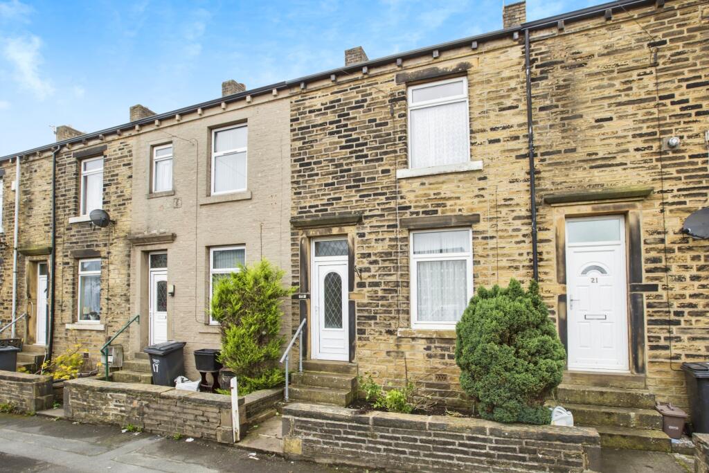 2 bedroom terraced house for sale in Westbury Place, Halifax, West
