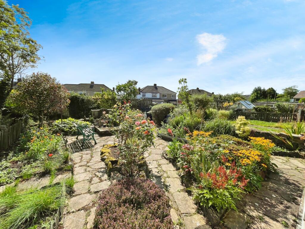 Additional property image - Belmont Gardens, Low Moor, Bradford, West Yorkshire, BD12