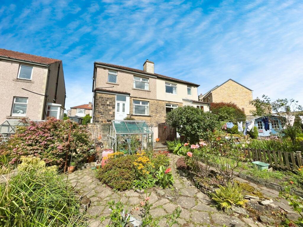 Additional property image - Belmont Gardens, Low Moor, Bradford, West Yorkshire, BD12