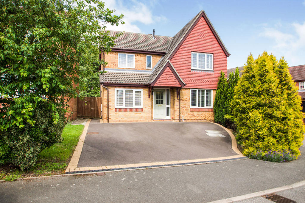 4 bedroom detached house for sale in Sparrow Close, Ilkeston, DE7
