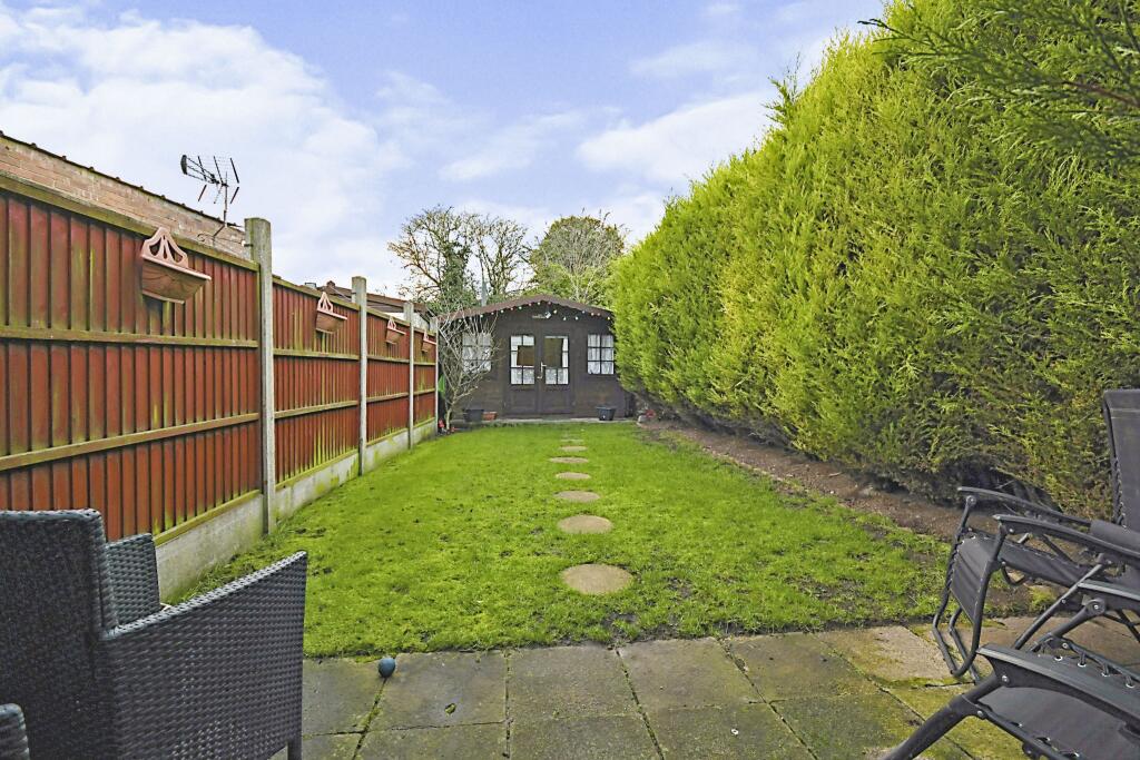 4 bedroom semidetached house for sale in Hollin Hill Road, Clowne
