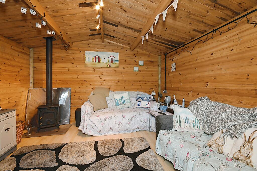 4 bedroom semidetached house for sale in Hollin Hill Road, Clowne