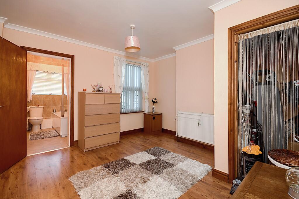 4 bedroom semidetached house for sale in Hollin Hill Road, Clowne