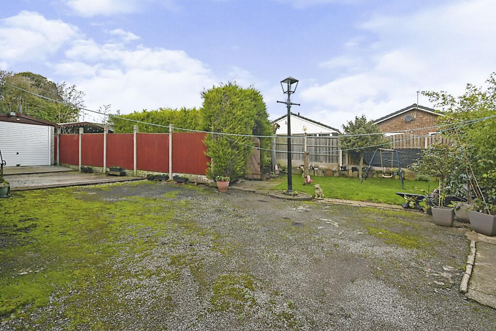 4 bedroom semidetached house for sale in Hollin Hill Road, Clowne