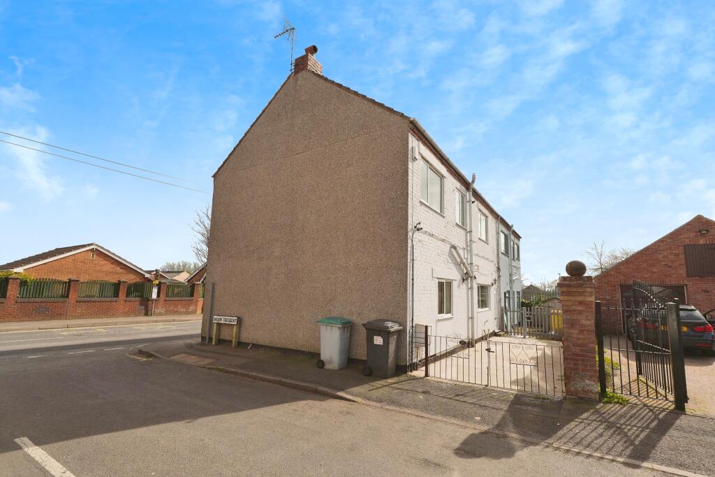 3 bedroom semidetached house for sale in North Road, Clowne
