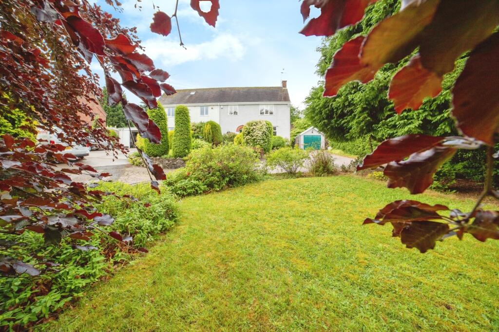 Main image of property: Derby Road, Wingerworth, Chesterfield, Derbyshire, S42