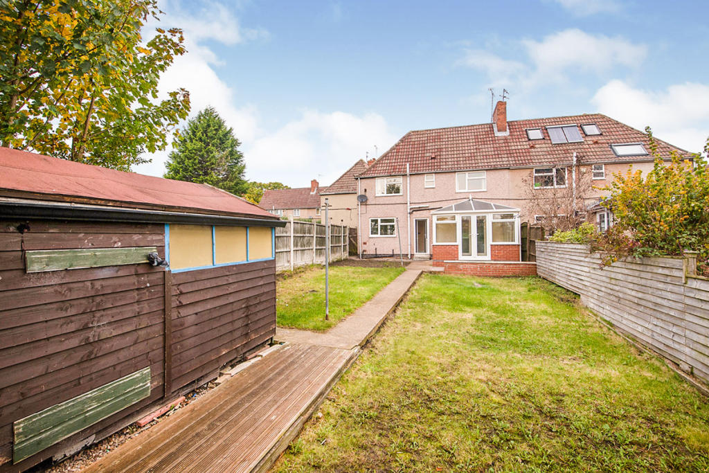 3 bedroom semidetached house for sale in Boythorpe Crescent, Chesterfield, Derbyshire, S40