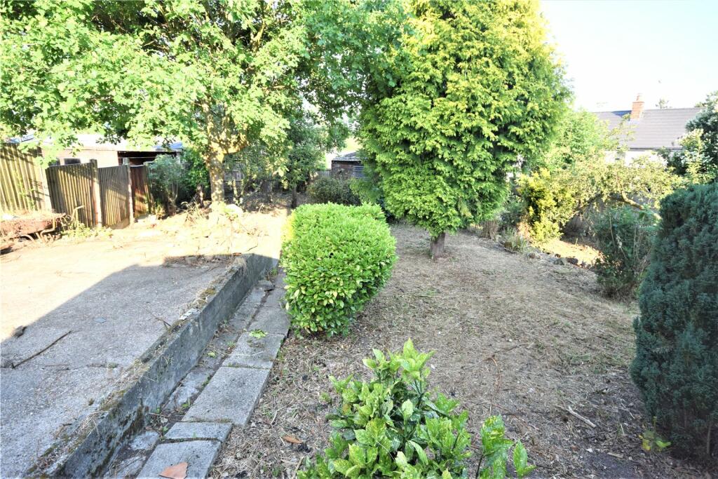 2 bedroom detached house for sale in Edward Avenue, Jacksdale