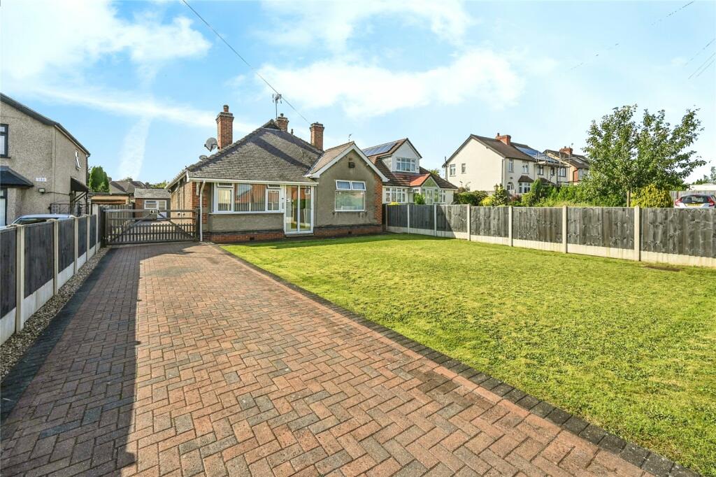 Main image of property: Watnall Road, Hucknall, Nottingham, Nottinghamshire, NG15